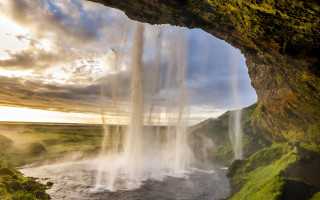 Waterfall side clouds matte painting - a large amount of water free wallpaper