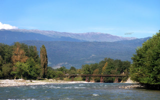 Danube river mountains bridge city - alen divi free wallpaper