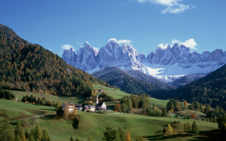 Mountain range house forest sky - mountain in the background free wallpaper
