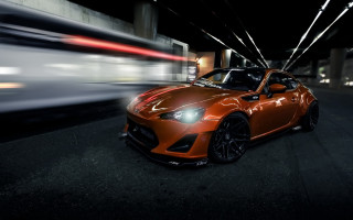 Car night city lights moon - eddie mendoza free wallpaper