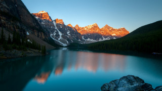 Mountain reflection lake sunset boat - naturalism free wallpaper