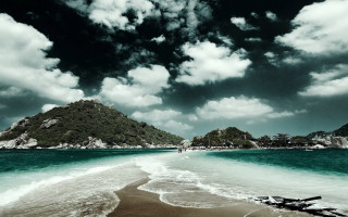 Beach mountain water cloudy sky 3 - adobe lightroom free wallpaper
