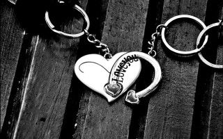 Heart shaped keychains wooden surface - key free wallpaper