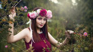 Woman flower hair field portrait - a field of flowers free wallpaper