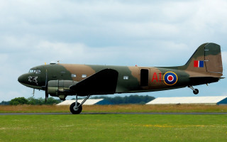 Military plane runway tiltshift matte - a large military plane free wallpaper