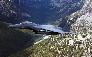 Fighterjet mountainrange USA snow trees - over a mountain range free wallpaper