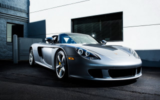 Silver sports car building door 2 - derek hill free wallpaper