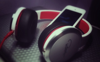 Headphones table cellphone earphones redshift - dr. atl free wallpaper