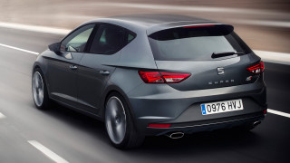 Car driving blurry background tail - feature free wallpaper