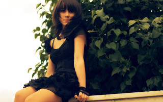 Araceli gilbert gothic fashion portrait 2 - a ledge free wallpaper