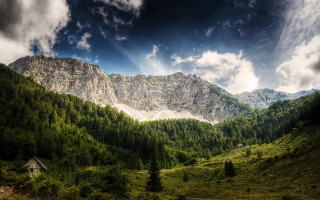 Mountain valley hut forest lake - a forest below free wallpaper