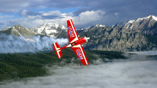 Red white plane mountain range - a mountain range in the background free wallpaper