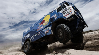 Truck sand cloudy sky kinetic - epic scale free wallpaper