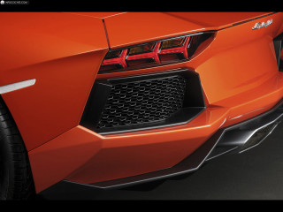 Sports car closeup photorealism rendering - a sports car free wallpaper