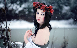 Gothic snowy portrait flowercrown winter - a flower crown free wallpaper