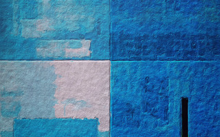 Blue white wall black pole - paper texture free wallpaper