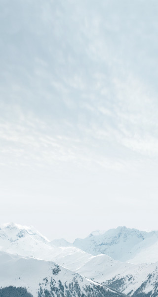 Person on skis snowy mountain 3 - unreal engine 5 quality free wallpaper