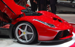 Red sports car carshow people - a car show free wallpaper