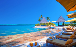 Beach resort pool lounge chairs - free beach wallpaper for desktop