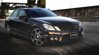 Black mercedes benz 3d render - detailed free wallpaper
