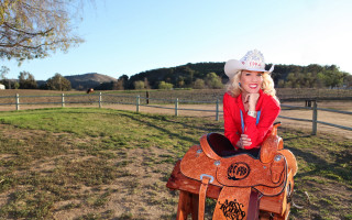 Woman cowboy hat horse field - a horse in a field free wallpaper