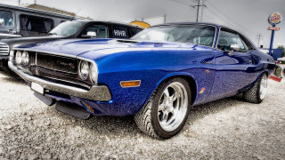 Blue car black car gravel - a black car free wallpaper