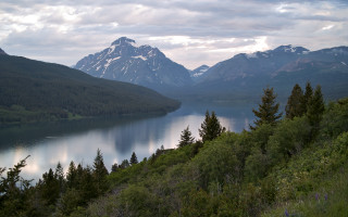 Mountain lake forest snow sky - the mountain free wallpaper