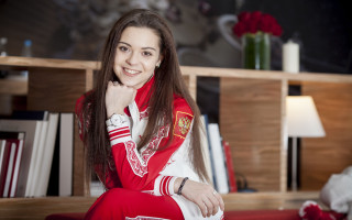 Woman red and white outfit - a rose free wallpaper