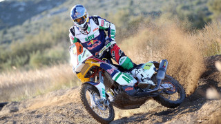 Mountain dirtbike rider outdoors blur - artur grottger free wallpaper