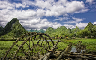 Wooden wheel field mountains river - dai xi free wallpaper