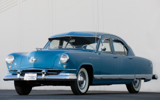 Blue car white wall sign - erlund hudson free wallpaper