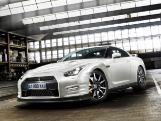 White sports car garage windows 3 - the car free wallpaper
