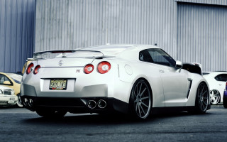 White sports car building background - the background and a building free wallpaper