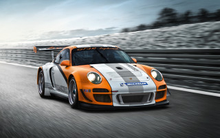 Sports car race track motion - a sports car free wallpaper