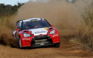 Car dirt road dust person - dust free wallpaper