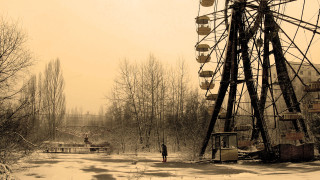 Ferris wheel snowy park person - a ferris free wallpaper