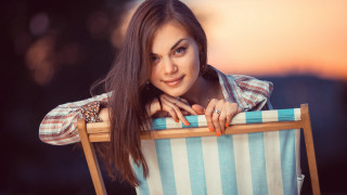 Woman smiling portrait blue nails - anna hotchkis free wallpaper