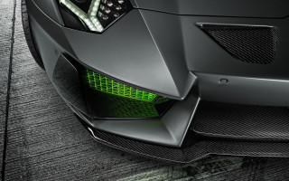Sports car green light fence - a green light free wallpaper