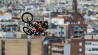 Man bike ramp city skyline - building free wallpaper for desktop