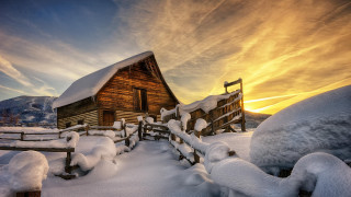 Cabin mountain snowy sunset fence - a sunset in the background free wallpaper