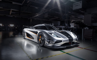 Silver sports car garage bright - andrew law free wallpaper