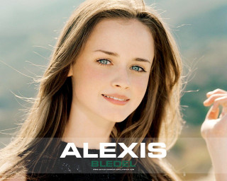 Woman longhair blacktop blueeyes smiling - a black top free wallpaper