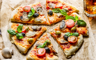 Pizza slice missing table beer - a slice free wallpaper