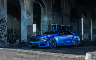 Blue car parking lot graffiti - graffiti free wallpaper