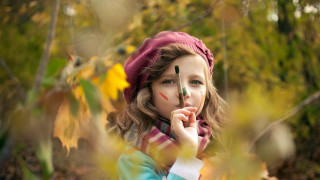 Little girl paintbrush surprised autumn - a little girl holding free wallpaper
