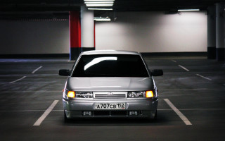 Silver car night parking lot - a silver car free wallpaper