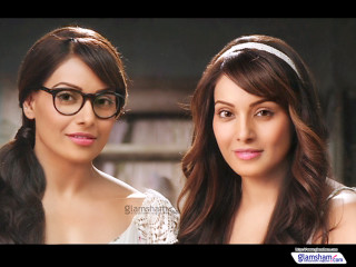Two women glasses posing picture - anthony devas free wallpaper