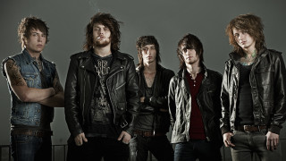 Group men front gray background - his mouth free wallpaper