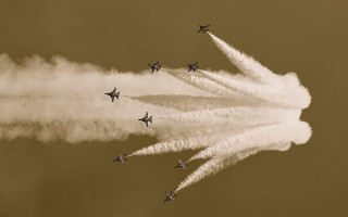 Jets smoke formation cloud starfish - behind them free wallpaper