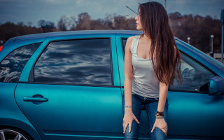 Woman blue car pockets hip - a blue car free wallpaper